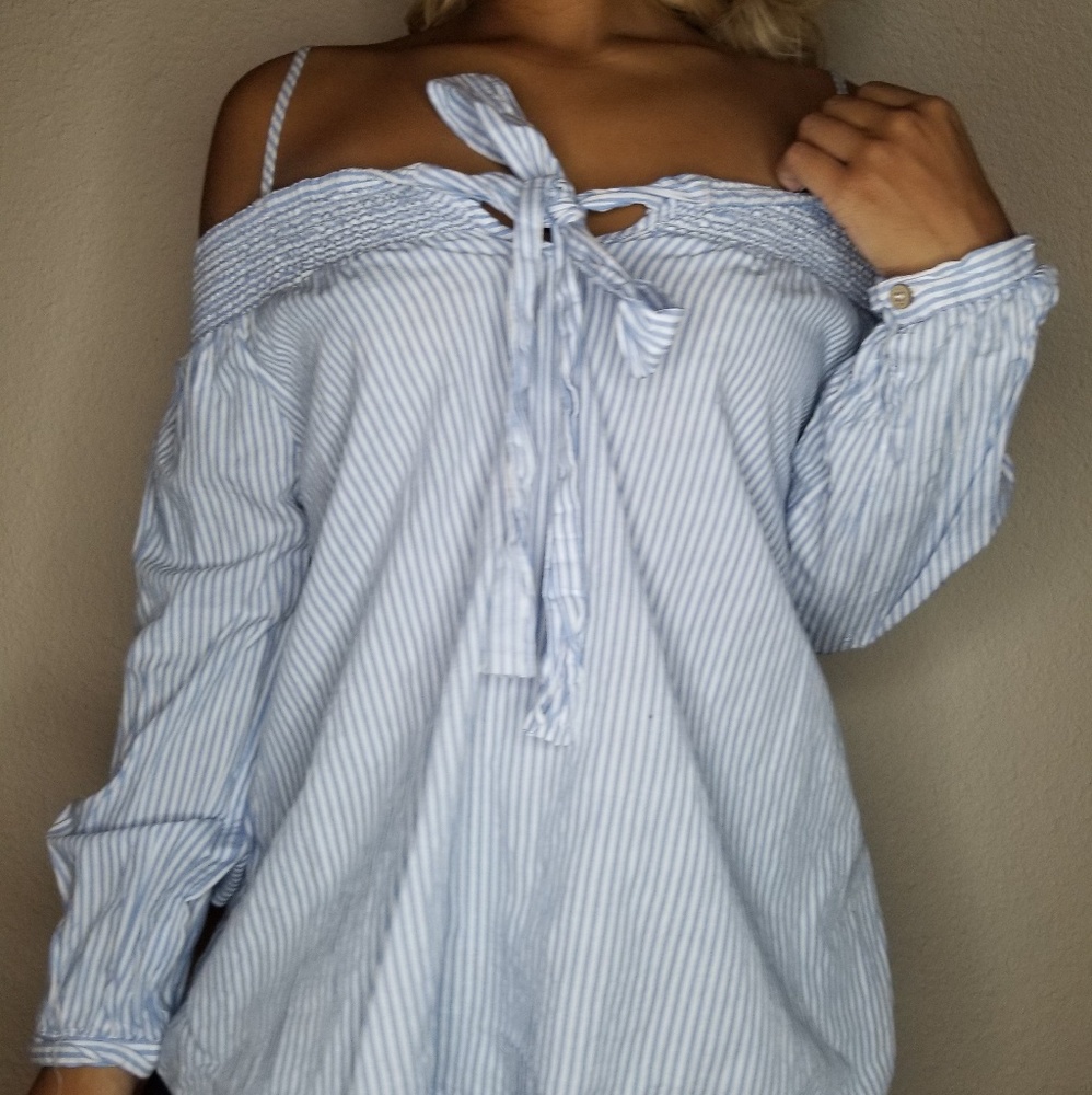 SOLD | Off shoulder blouse